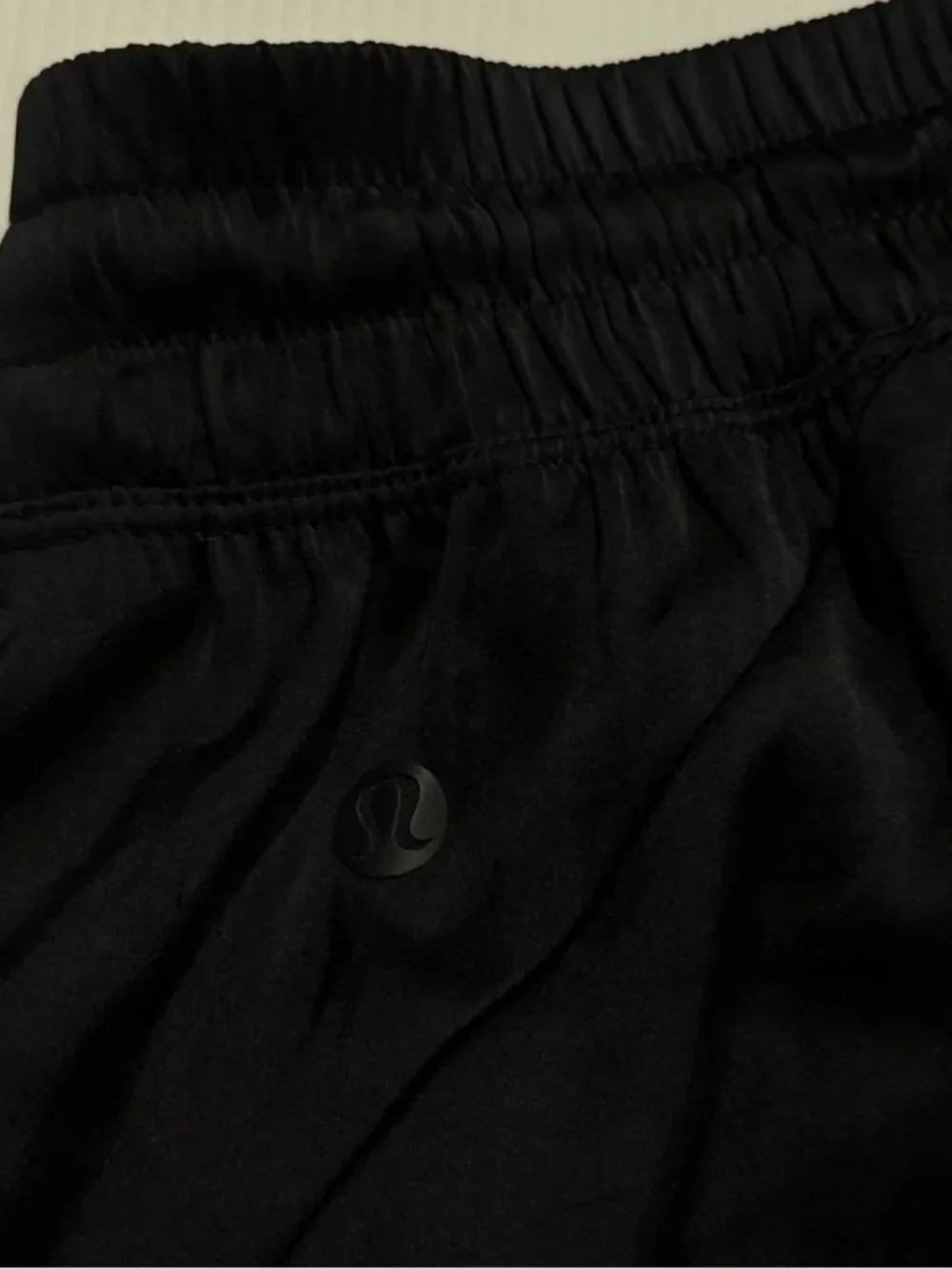 LULULEMON - Glide away Black Midi Skirt Sz 2